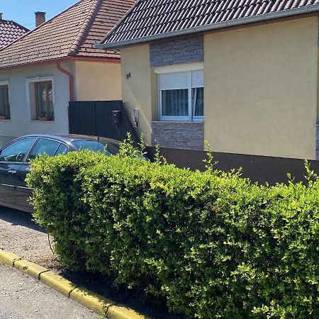 House Damado Deluxe Villa Otteveny Екстериор снимка