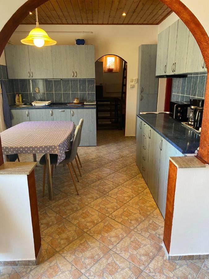 House Damado Deluxe Villa Otteveny Екстериор снимка