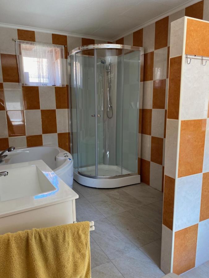 House Damado Deluxe Villa Otteveny Екстериор снимка