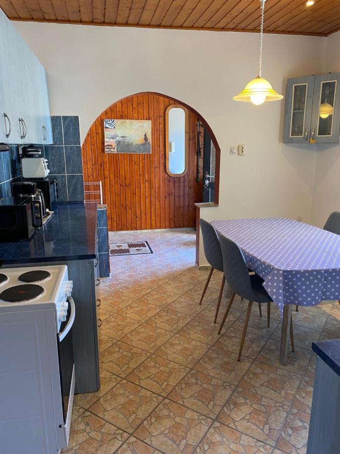 House Damado Deluxe Villa Otteveny Екстериор снимка